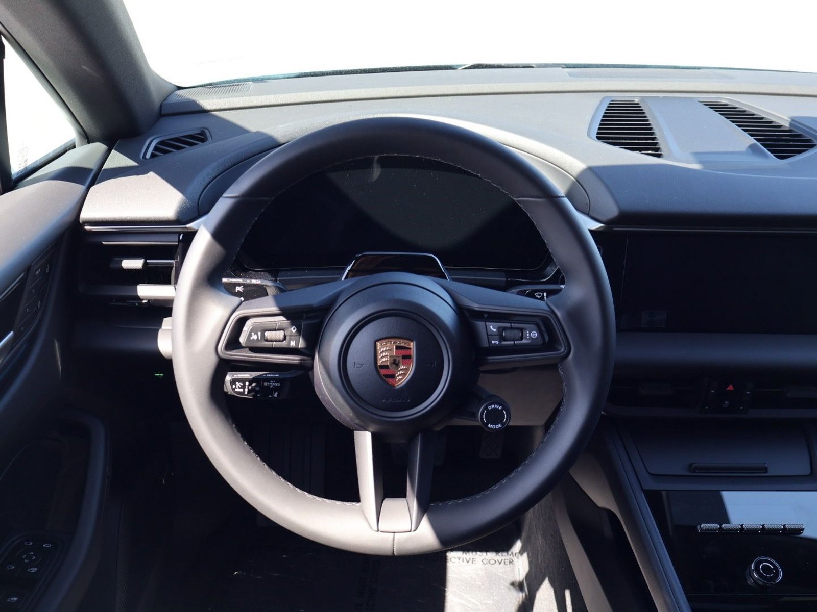 New 2026 Porsche Macan Electric RWD image 15