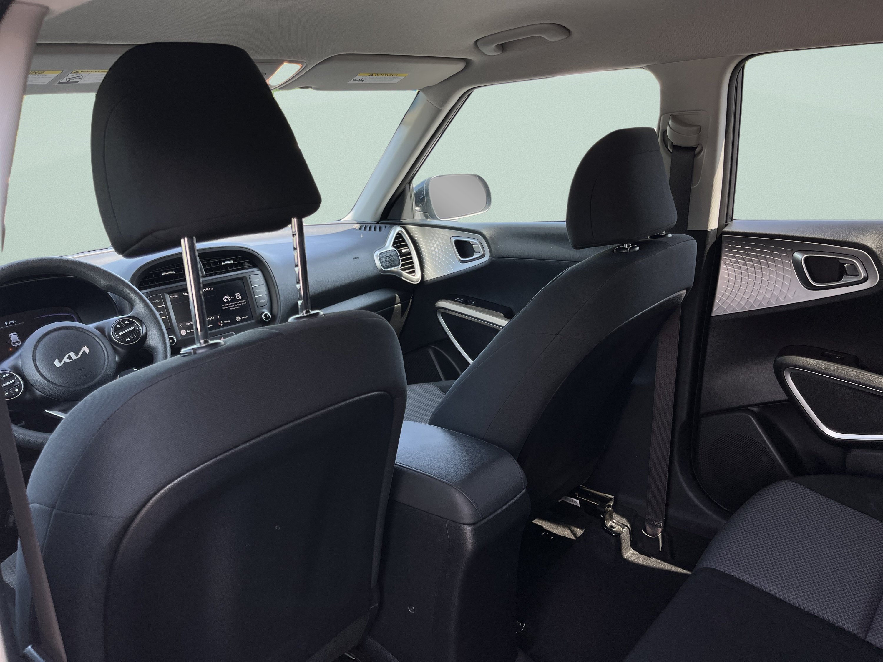 Used 2025 Kia Soul LX w/ LX Technology Package FWD image 24