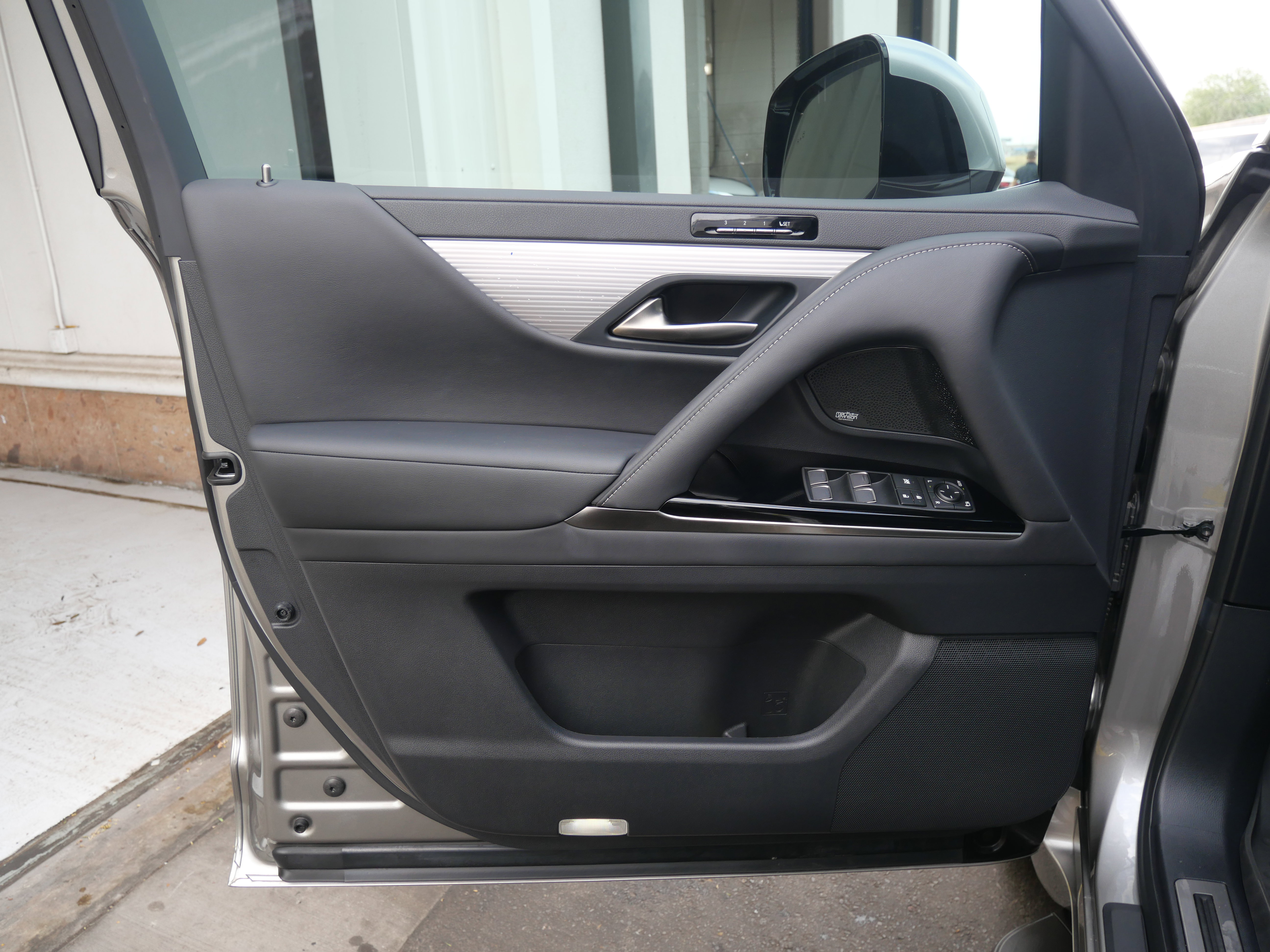 Used 2023 Lexus LX 600 F Sport image 17