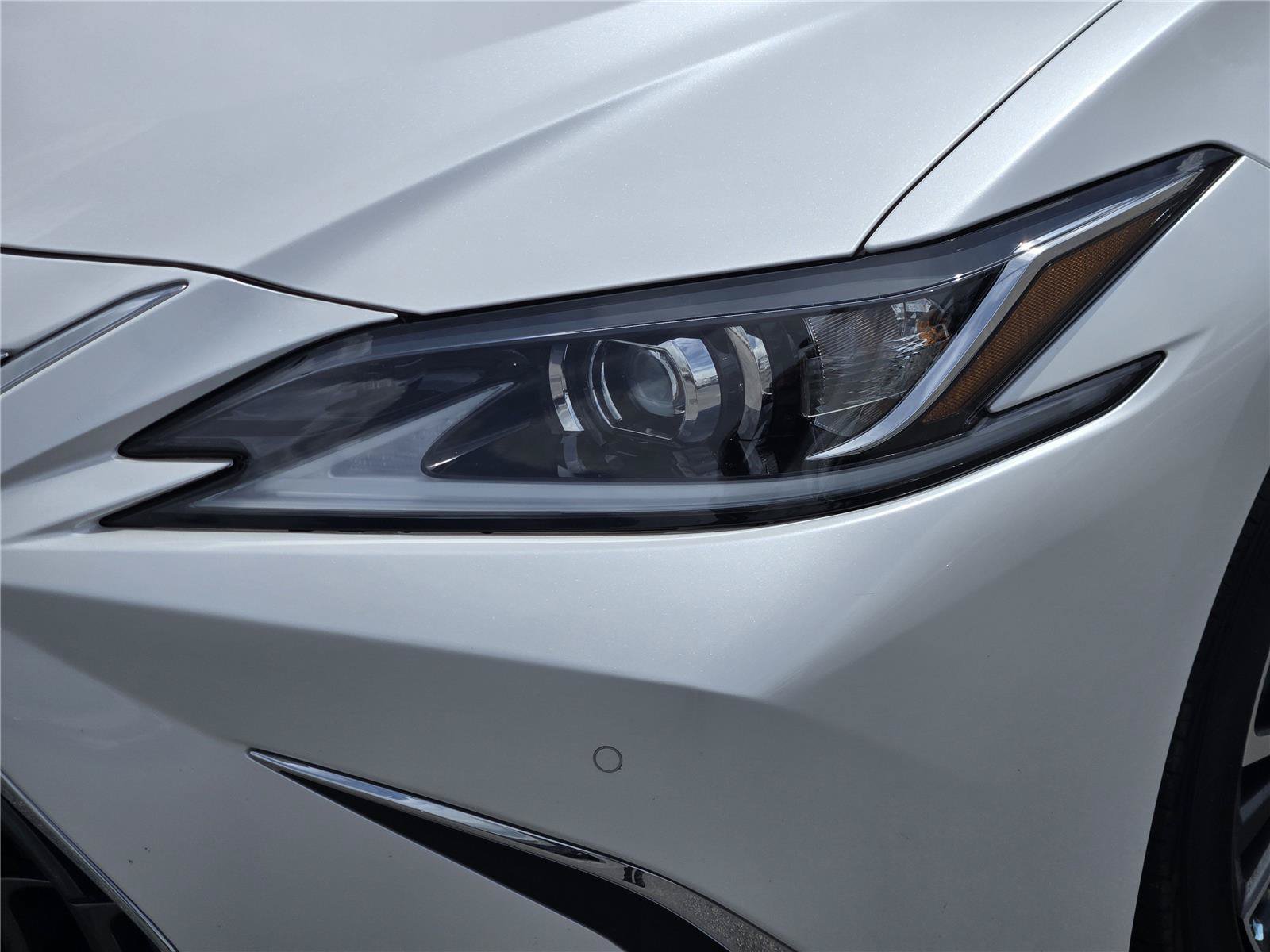 Used 2023 Lexus ES 350 w/ Premium Package FWD image 11