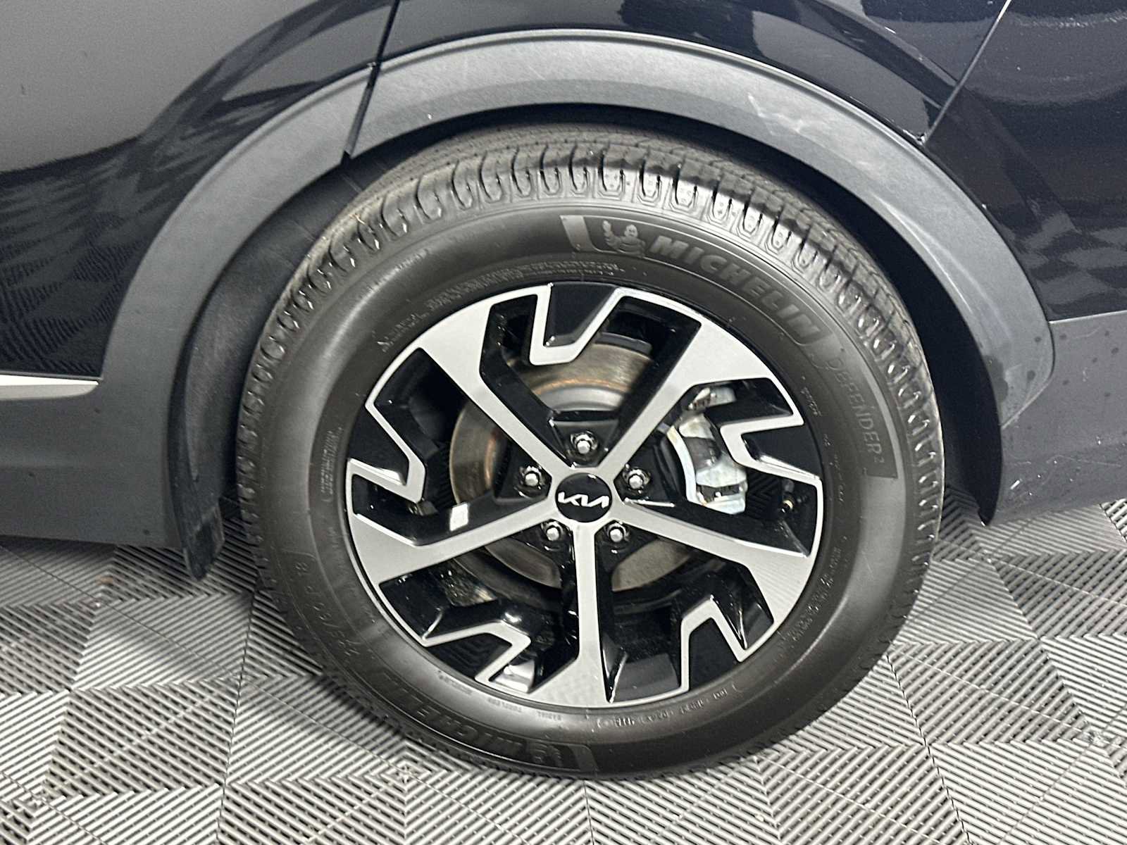 Used 2024 Kia Sportage EX FWD image 18