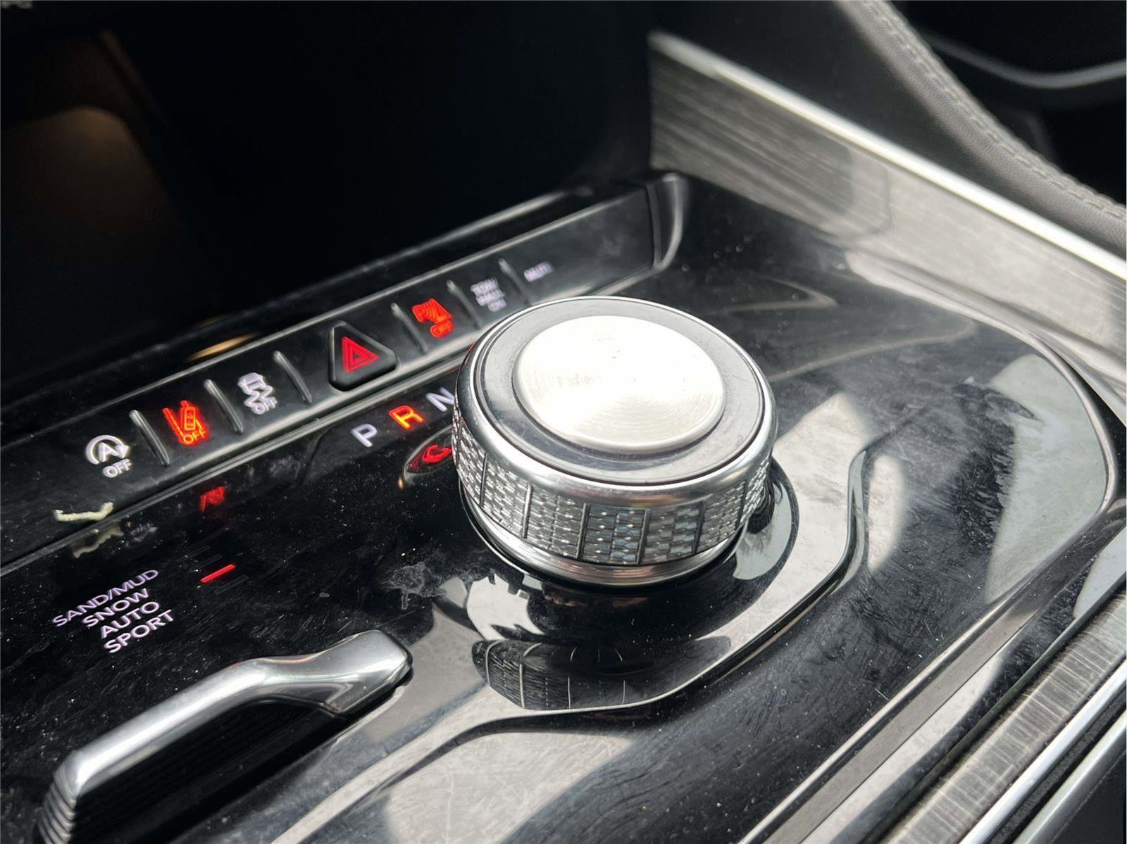 Used 2022 Jeep Wagoneer Series II AWD/4WD image 29