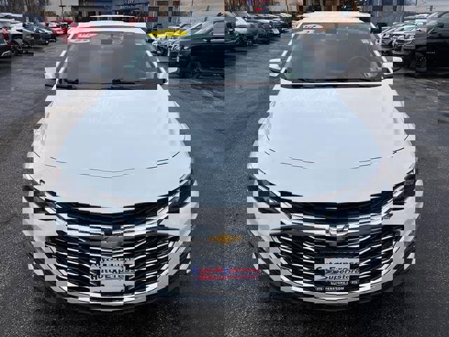 Used 2022 Chevrolet Malibu LT image 2