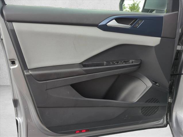 Used 2023 Volkswagen Taos SE FWD image 11