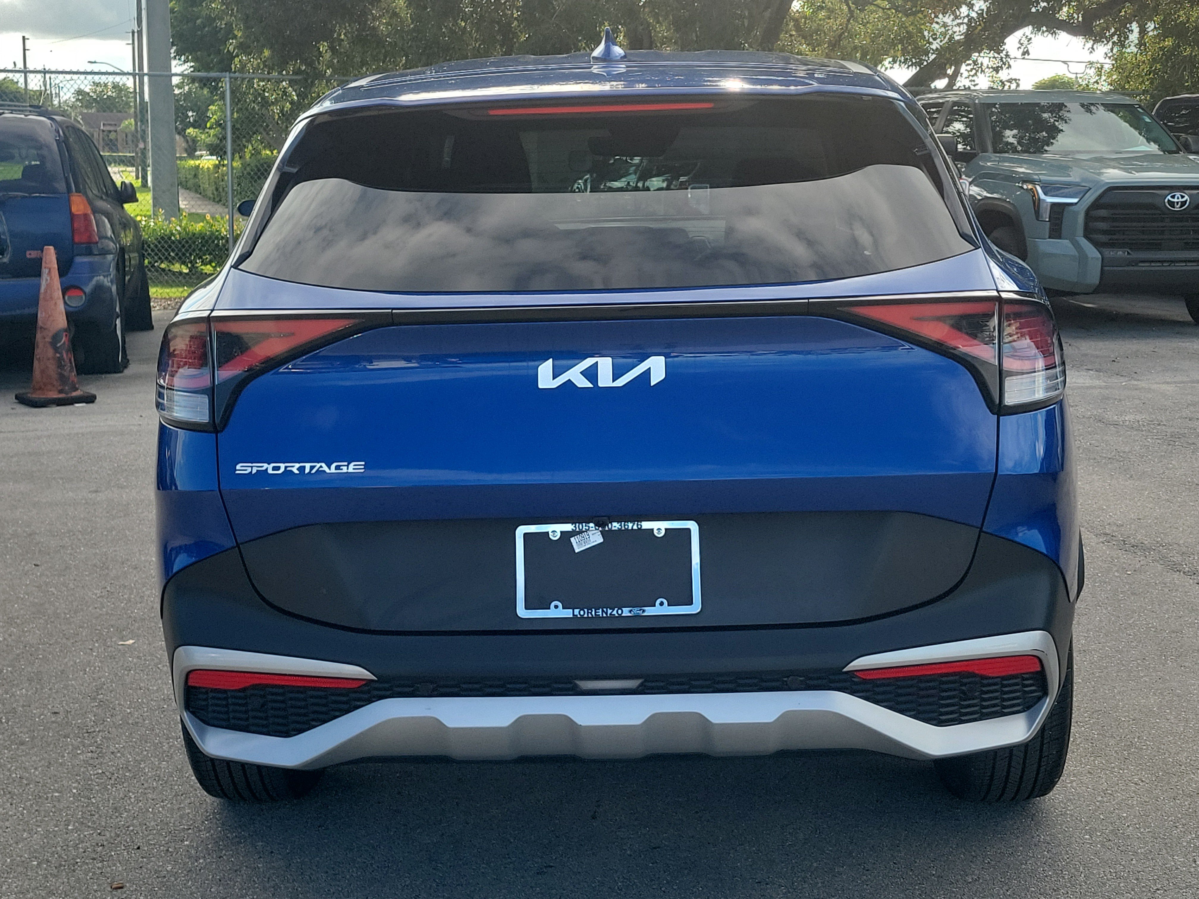 Used 2023 Kia Sportage EX FWD image 6