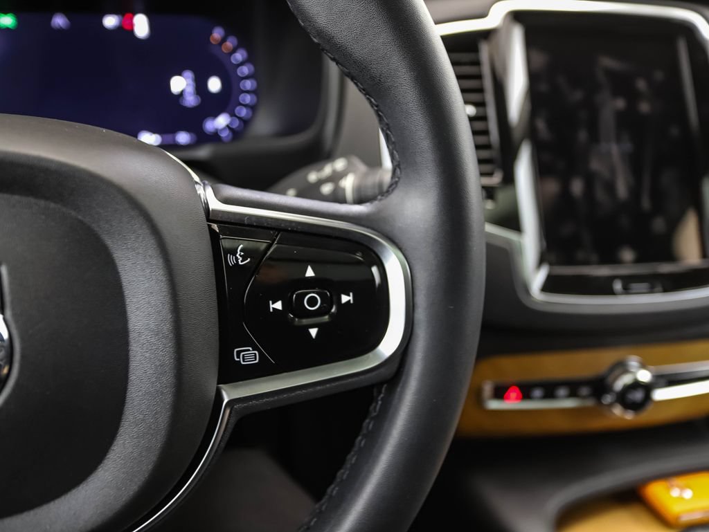 Used 2023 Volvo XC90 B5 Plus AWD/4WD image 13