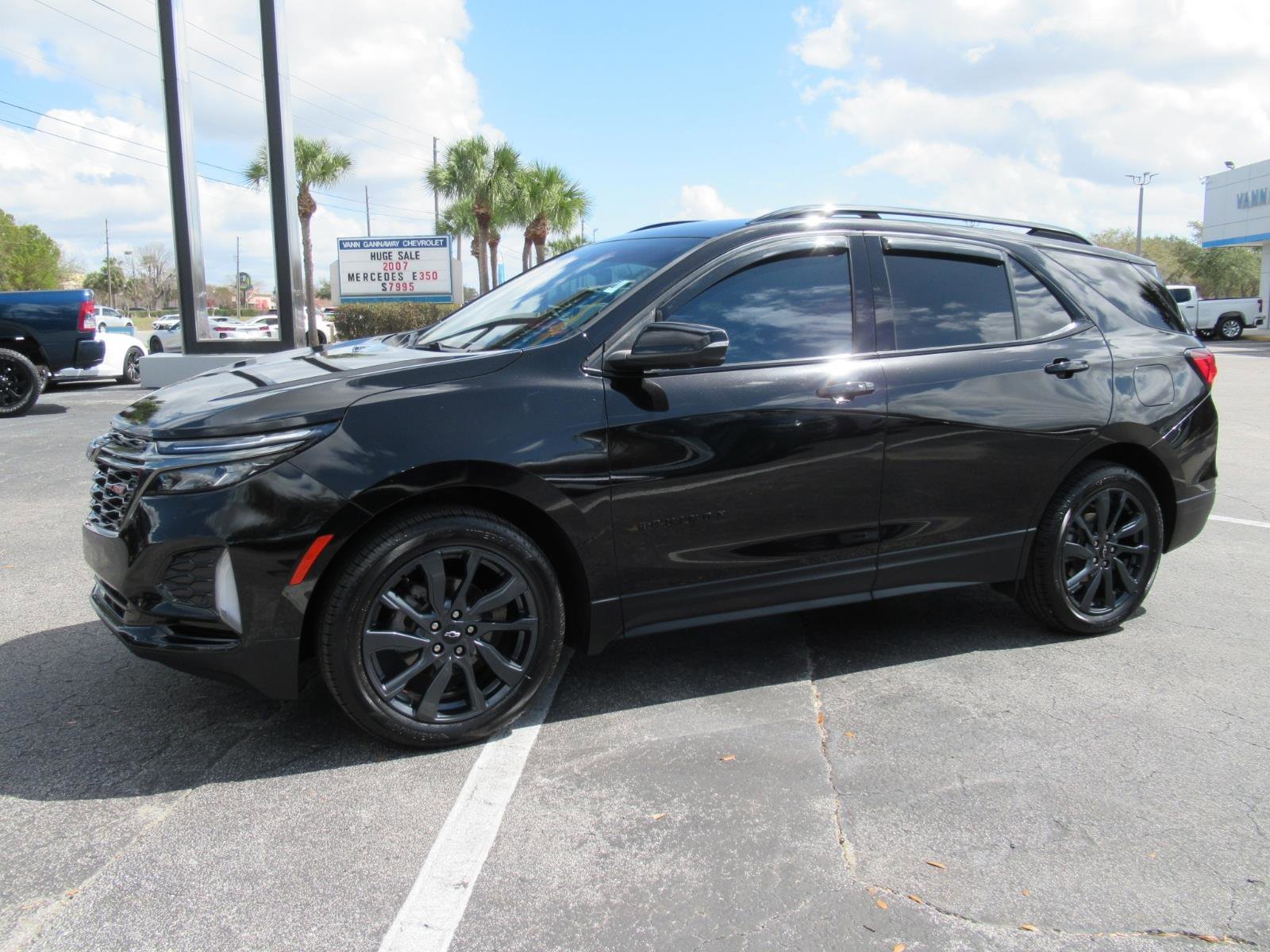 Used 2022 Chevrolet Equinox RS w/ RS Leather Package FWD image 2