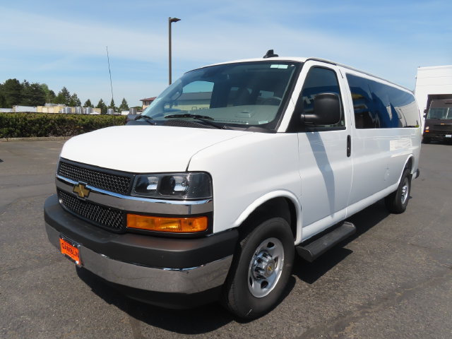 Used 2025 Chevrolet Express 3500 LT w/ LT Preferred Equipment Group RWD image 3