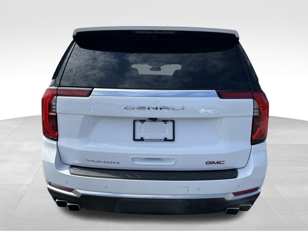 Used 2025 GMC Yukon Denali w/ Sun & Power Step Package image 18