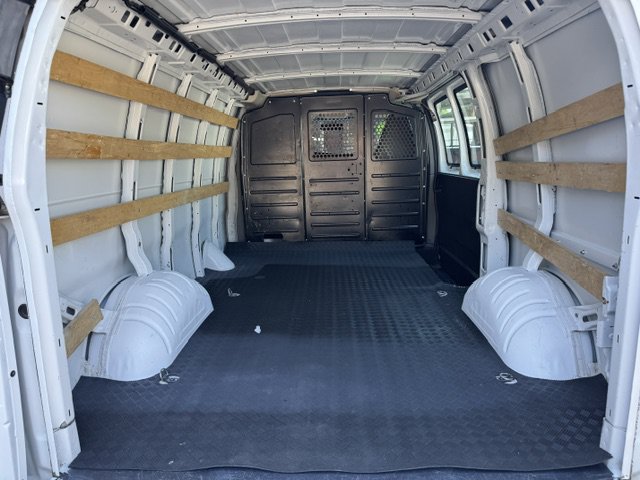Used 2020 GMC Savana 2500 w/ Driver Convenience Package RWD image 3