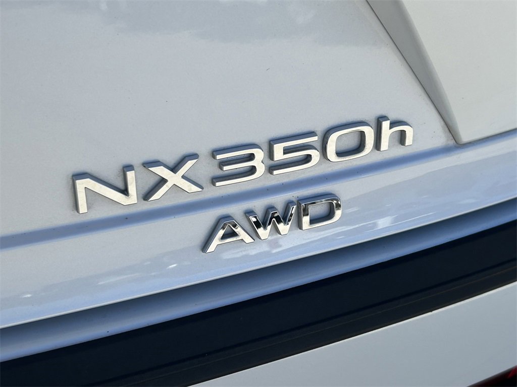 Used 2025 Lexus NX 300h AWD w/ Luxury Package image 10
