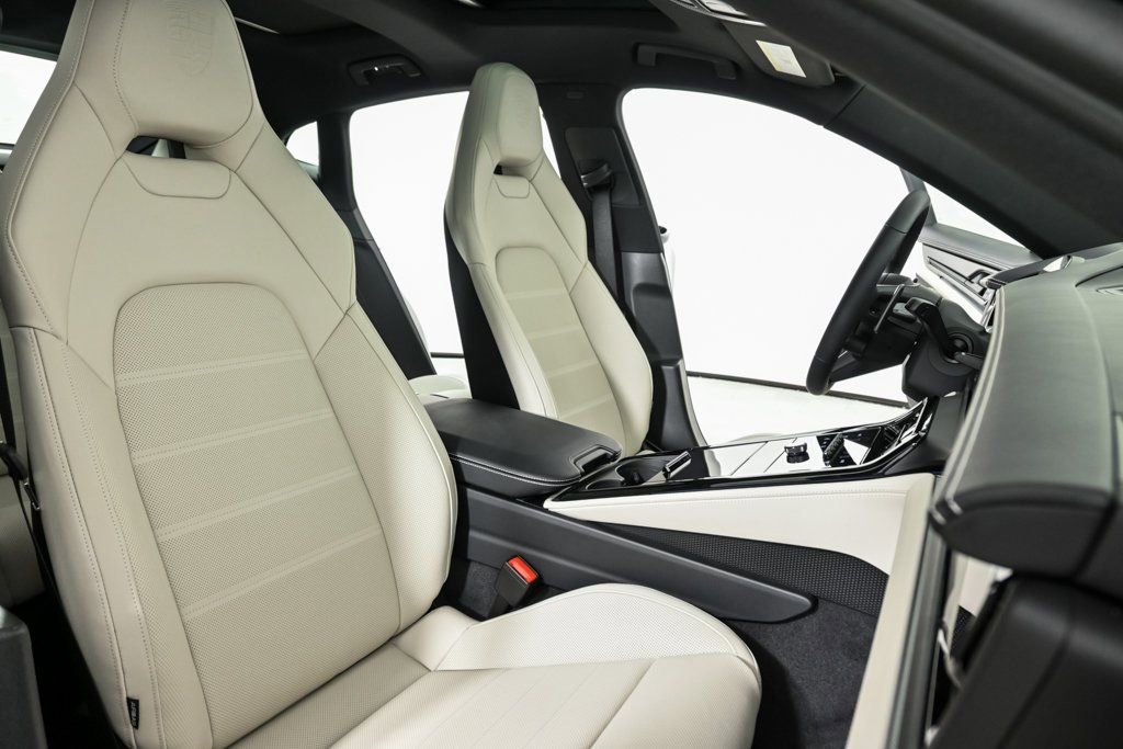 New 2026 Porsche Panamera 4 E-Hybrid image 25