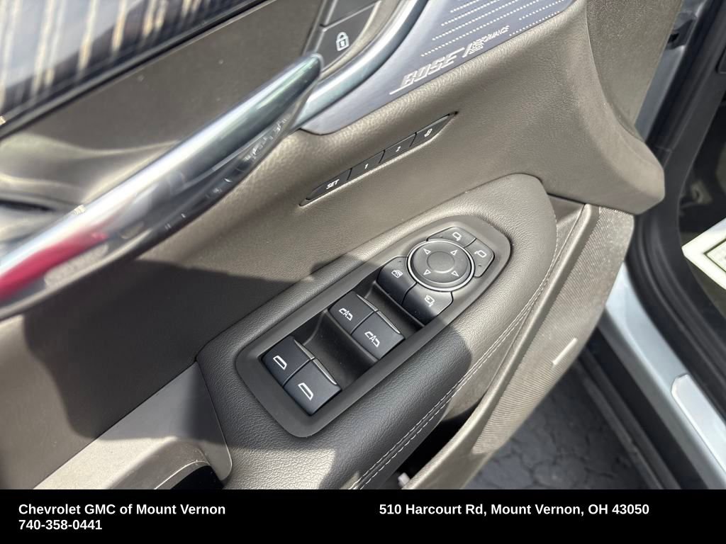 Used 2025 Cadillac XT6 Premium Luxury image 12