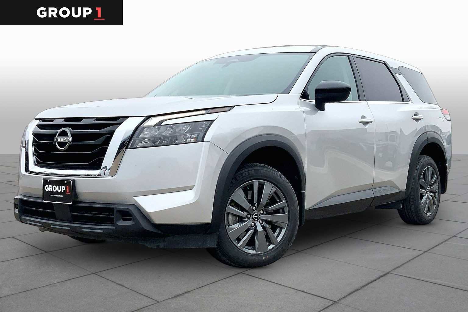 Used 2023 Nissan Pathfinder S FWD image 1