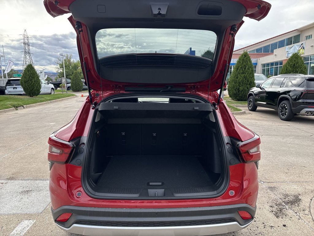 New 2026 Chevrolet Trax LT w/ Sunroof Package FWD image 28
