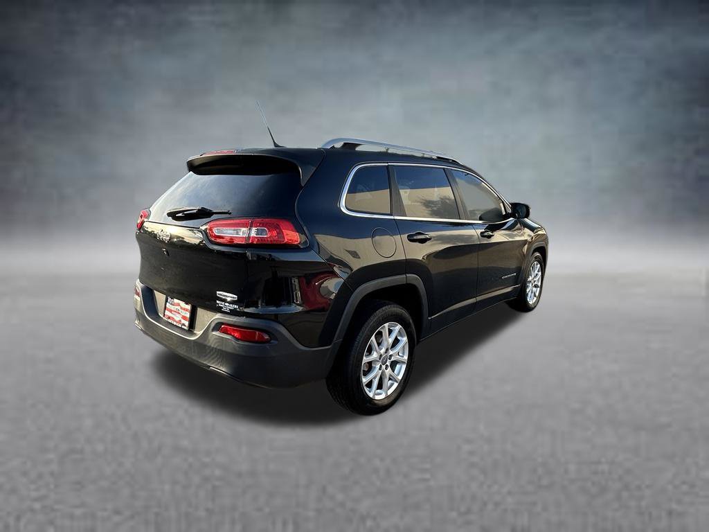 Used 2015 Jeep Cherokee Latitude w/ Comfort/Convenience Group FWD image 4