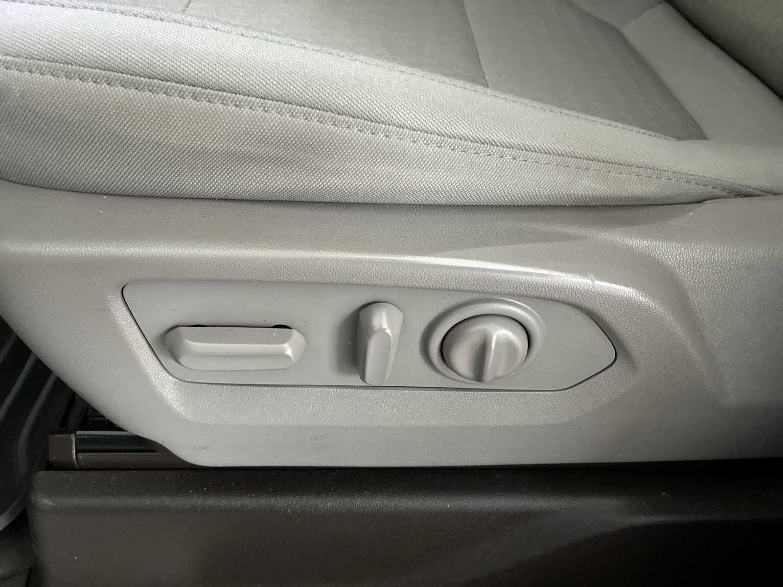 Used 2022 Chevrolet Silverado 1500 LT image 14