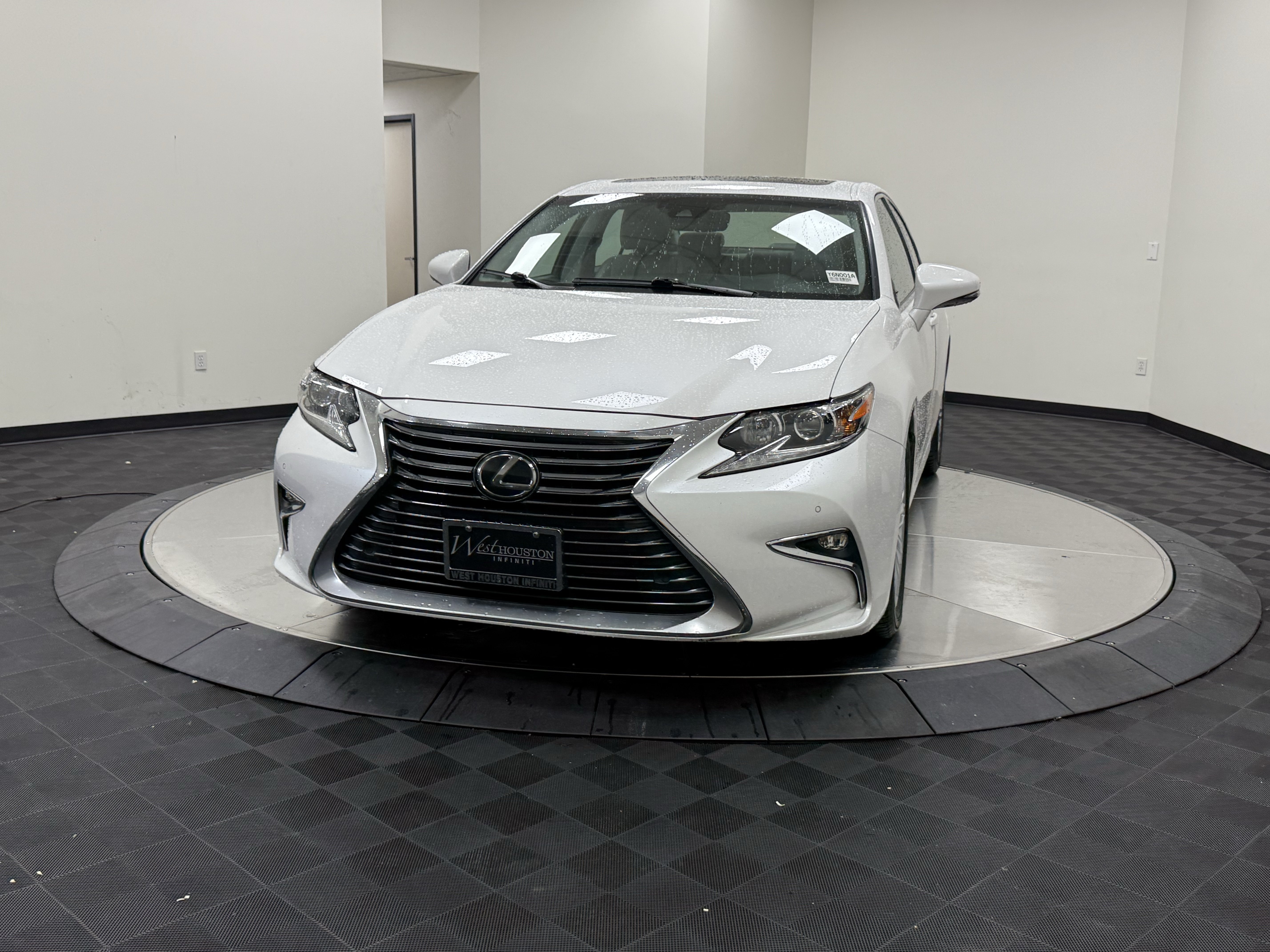 Used 2017 Lexus ES 350 w/ Premium Package FWD image 2