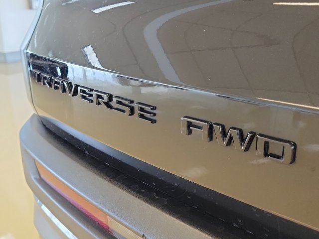 Used 2025 Chevrolet Traverse Z71 AWD/4WD image 11
