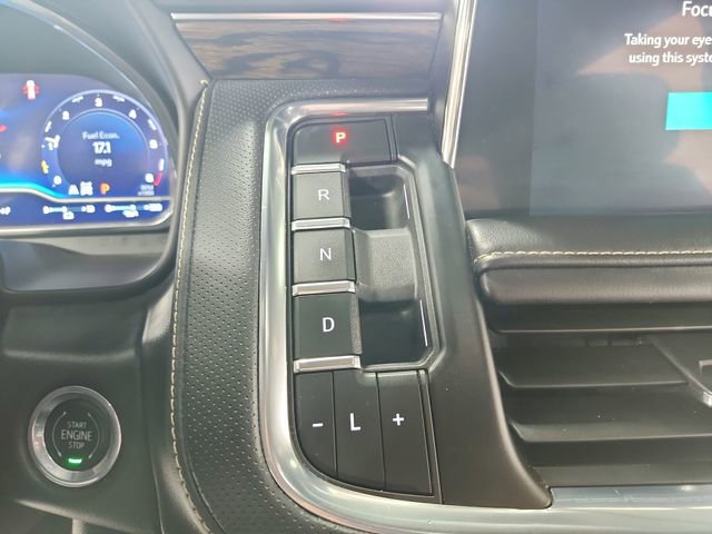 Used 2023 Chevrolet Tahoe Premier AWD/4WD image 27