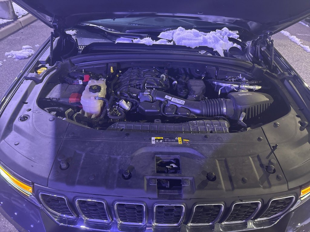 Used 2024 Jeep Grand Cherokee Laredo X image 13