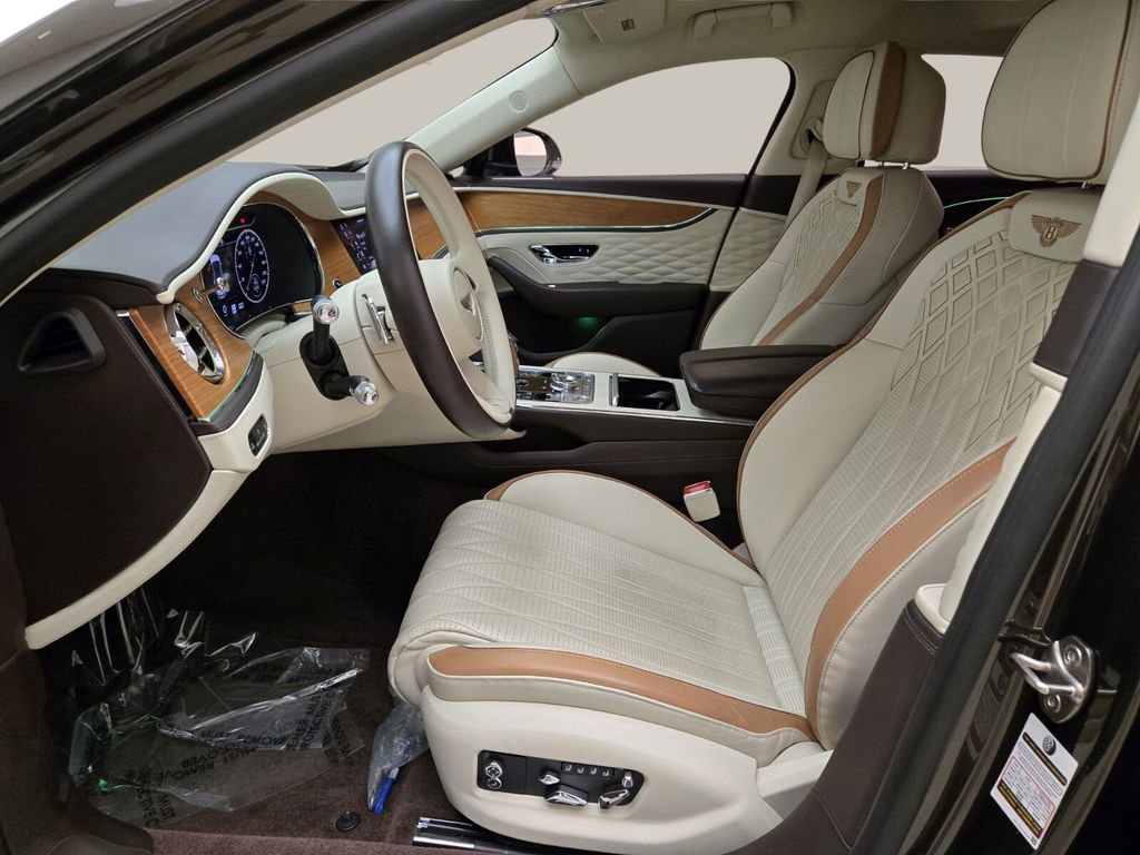 Used 2023 Bentley Flying Spur Plug-In Hybrid image 18