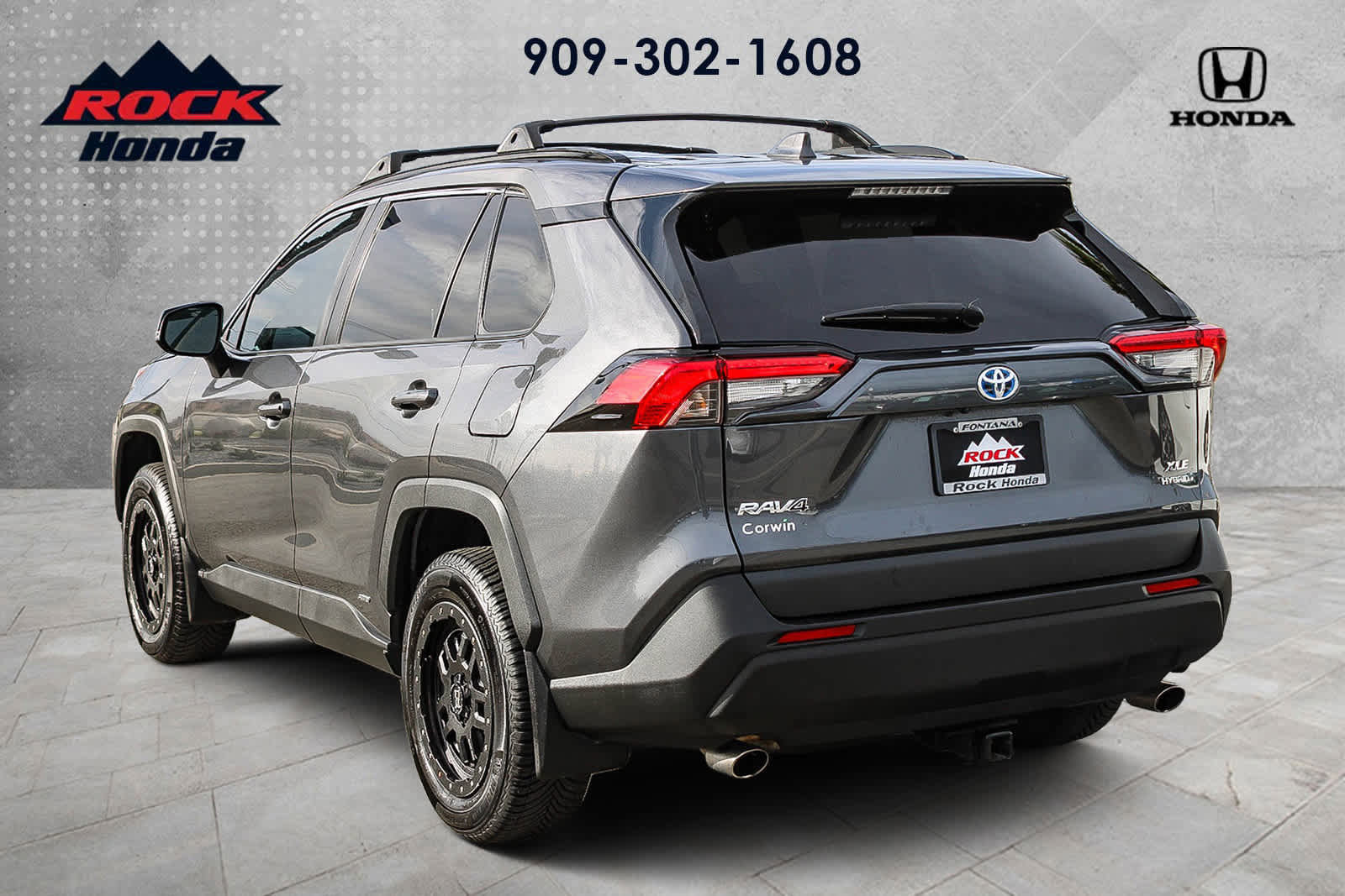 Used 2023 Toyota RAV4 XLE image 6