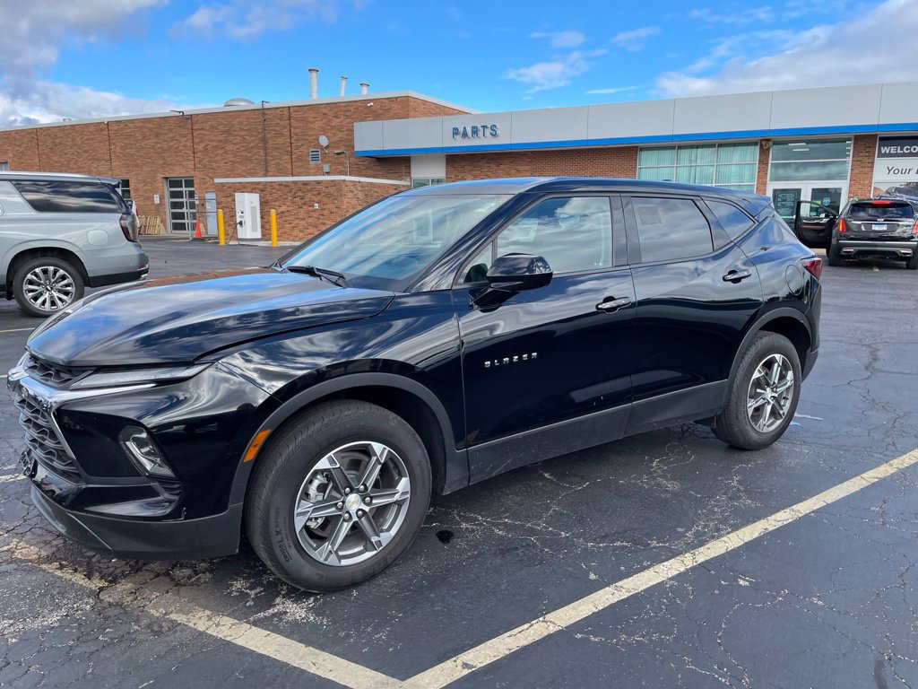 Used 2023 Chevrolet Blazer LT w/ Driver Confidence Package FWD image 1