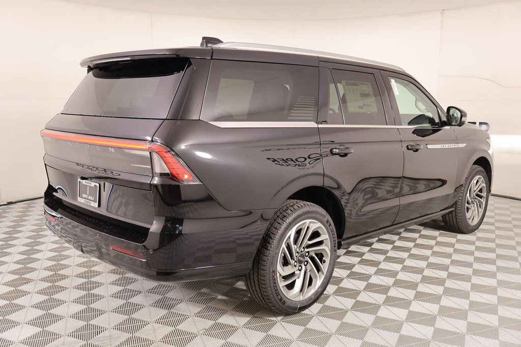 New 2025 Lincoln Navigator Reserve image 22