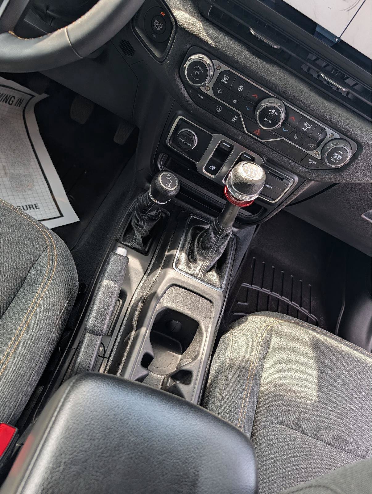 Used 2024 Jeep Wrangler Sport AWD/4WD image 18