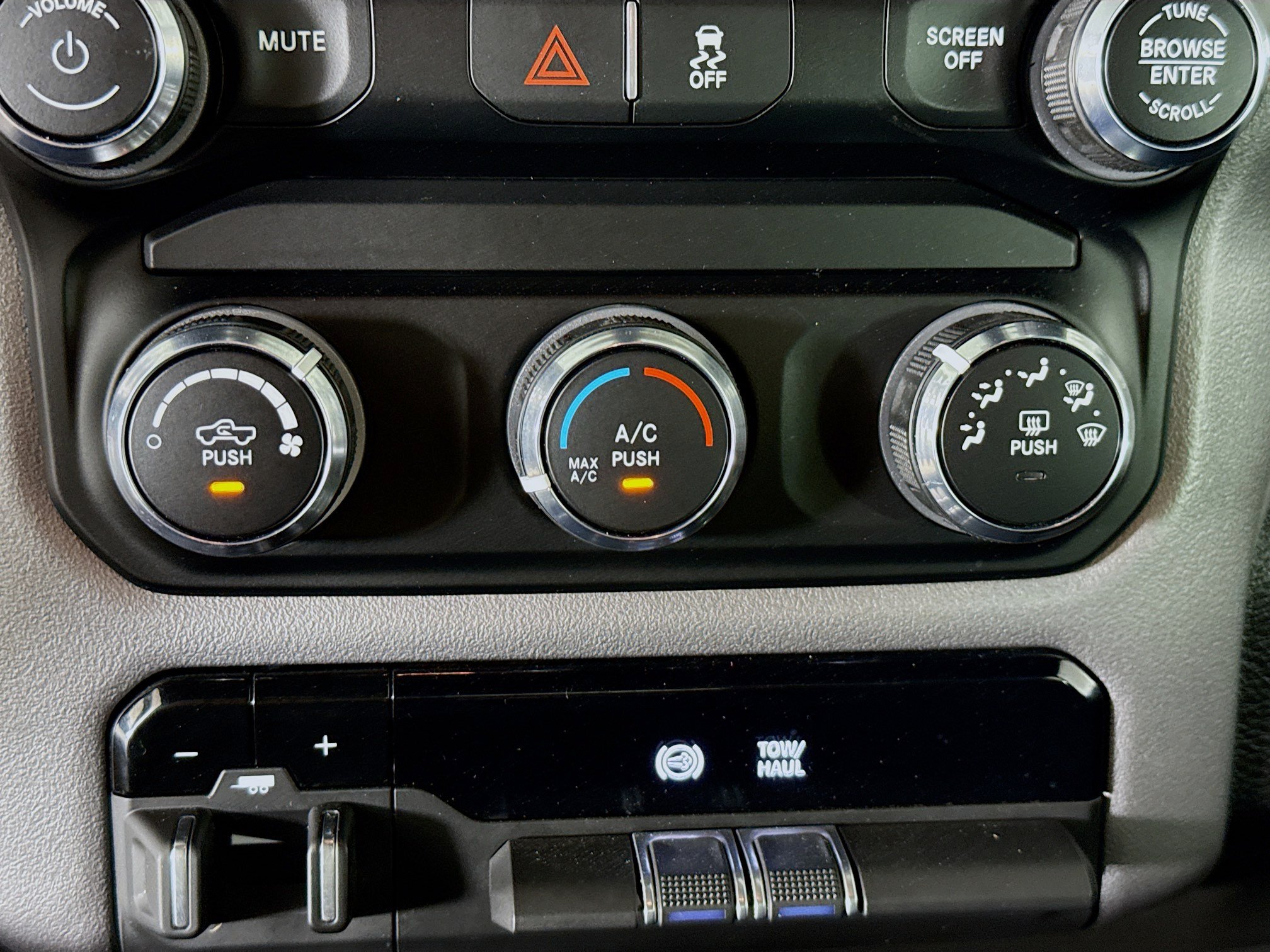 Used 2024 RAM 2500 Big Horn AWD/4WD image 17