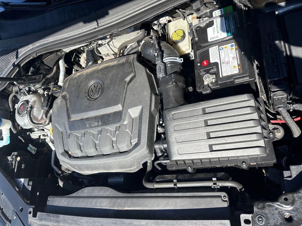 Used 2022 Volkswagen Tiguan SE AWD/4WD image 35