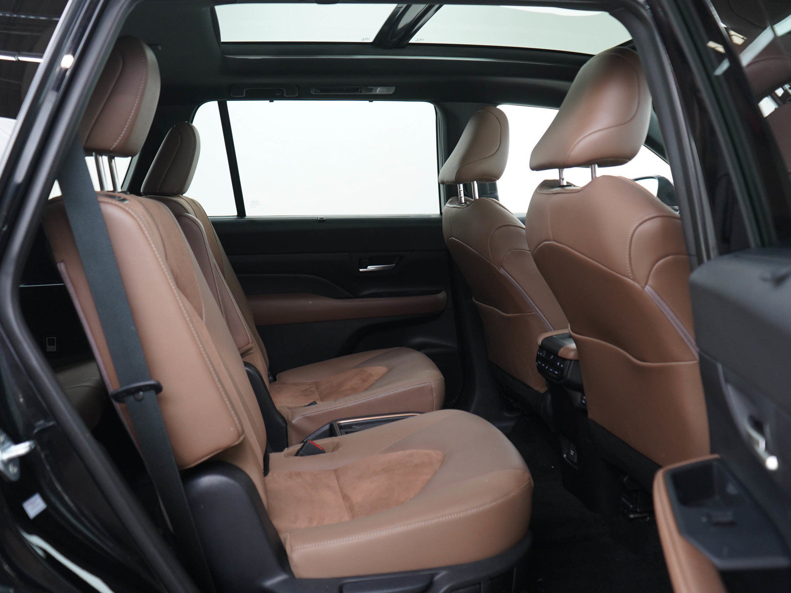 Used 2025 Toyota Grand Highlander AWD Hybrid image 12