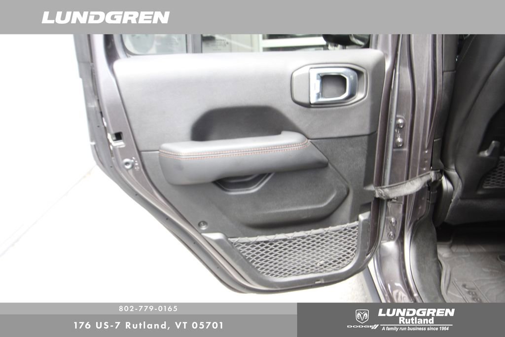 Used 2022 Jeep Wrangler Unlimited Rubicon w/ Dual Top Group AWD/4WD image 22