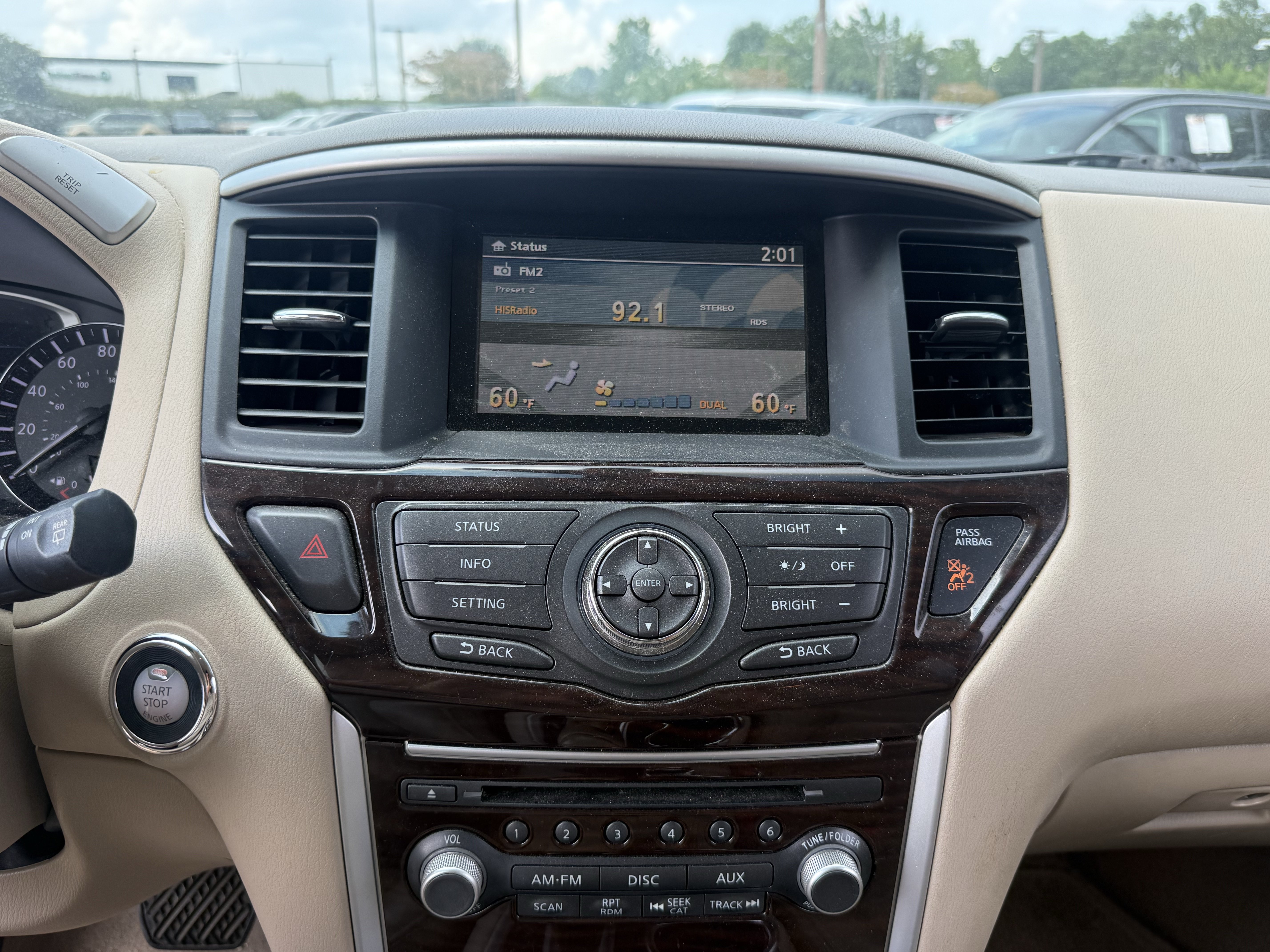 Used 2013 Nissan Pathfinder SL FWD image 3