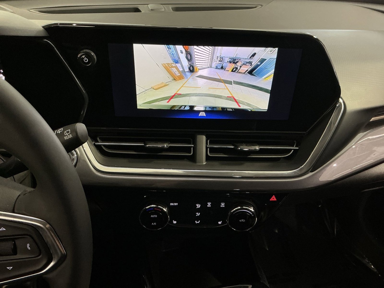 Used 2025 Chevrolet Trax ACTIV w/ Driver Confidence Package image 27