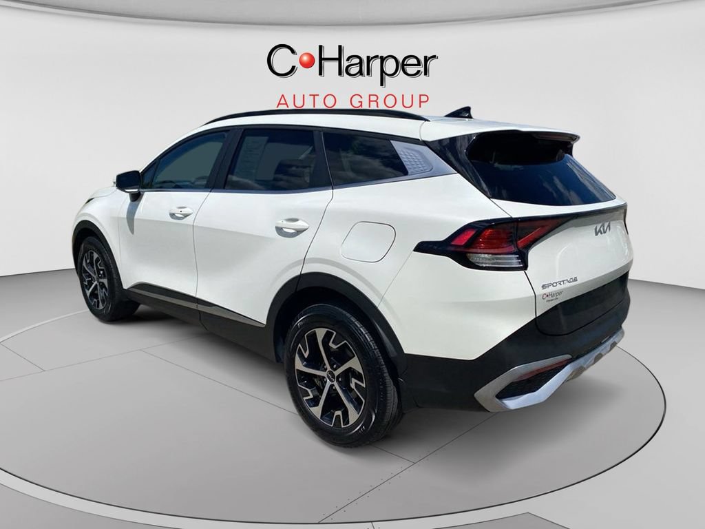Certified 2024 Kia Sportage EX w/ EX Premium Package AWD/4WD image 4