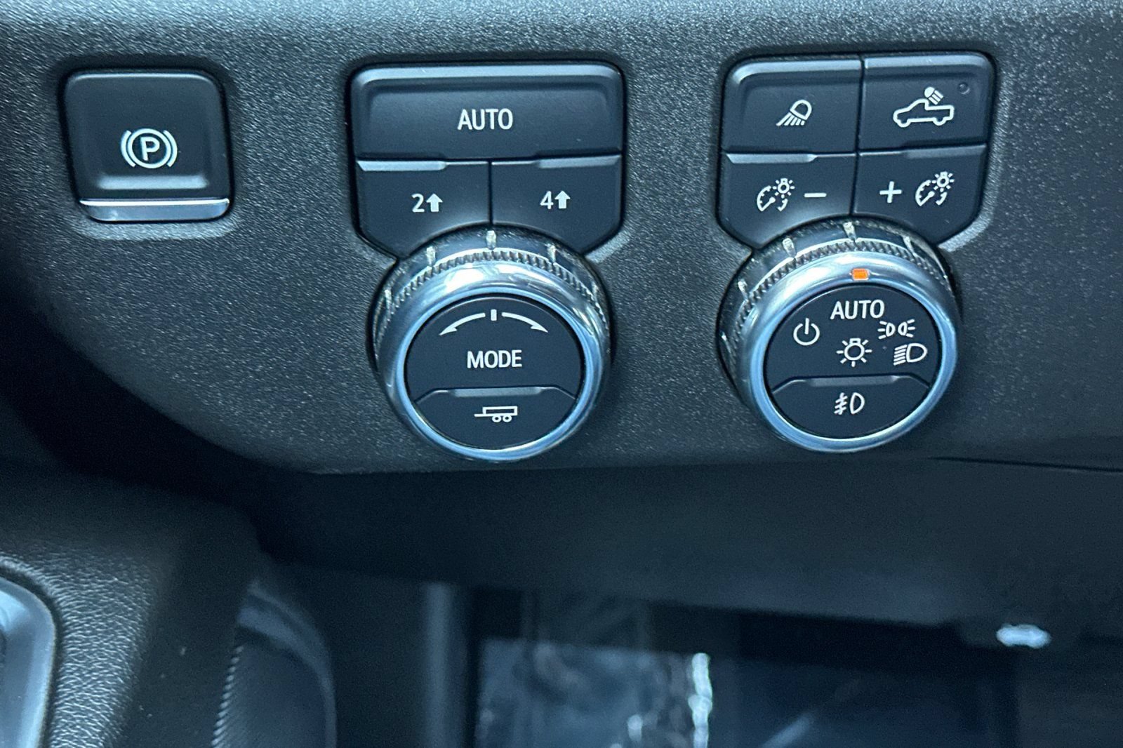 Used 2025 GMC Sierra 1500 SLT AWD/4WD image 35