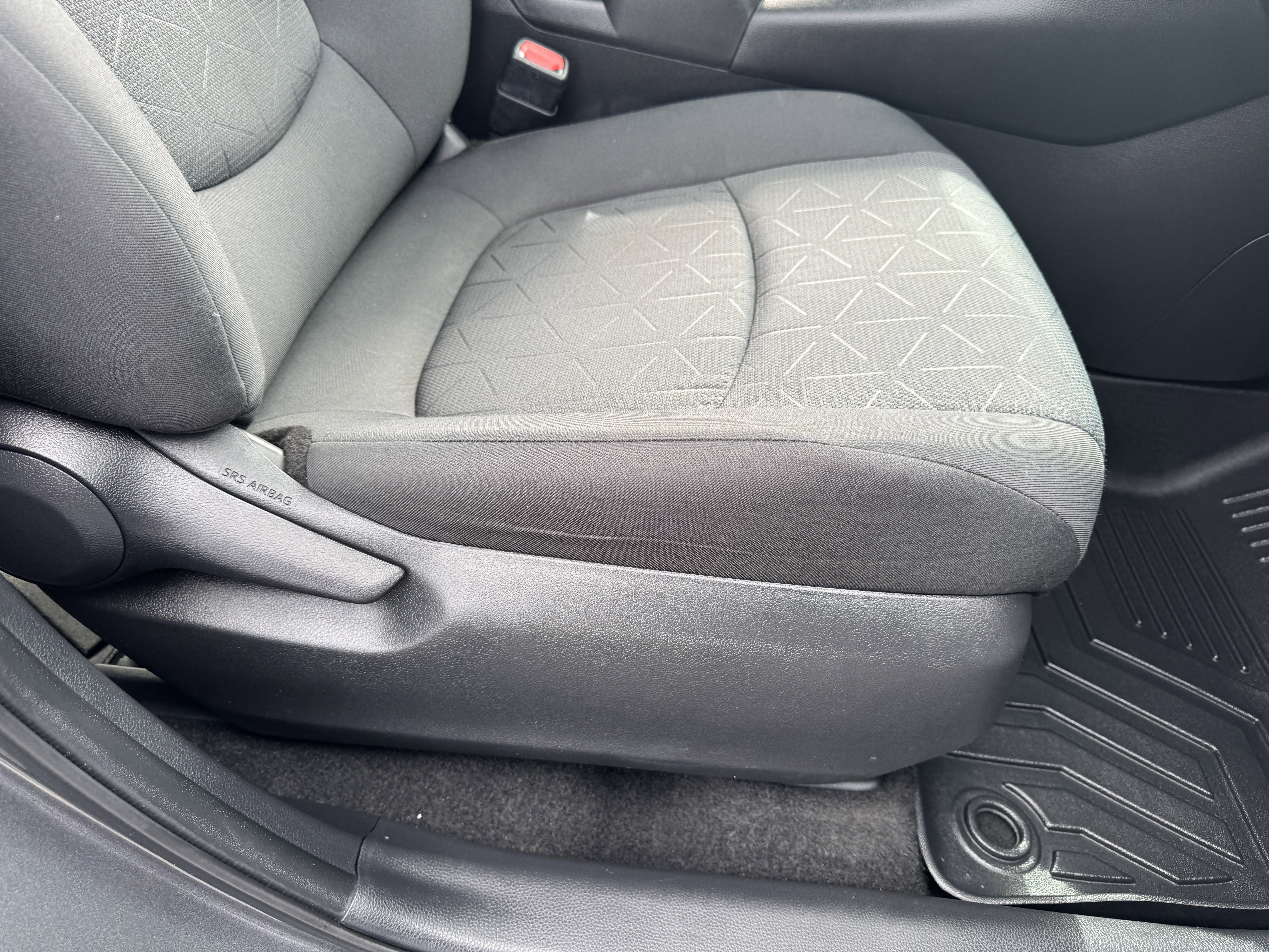 Used 2021 Toyota RAV4 XLE image 24