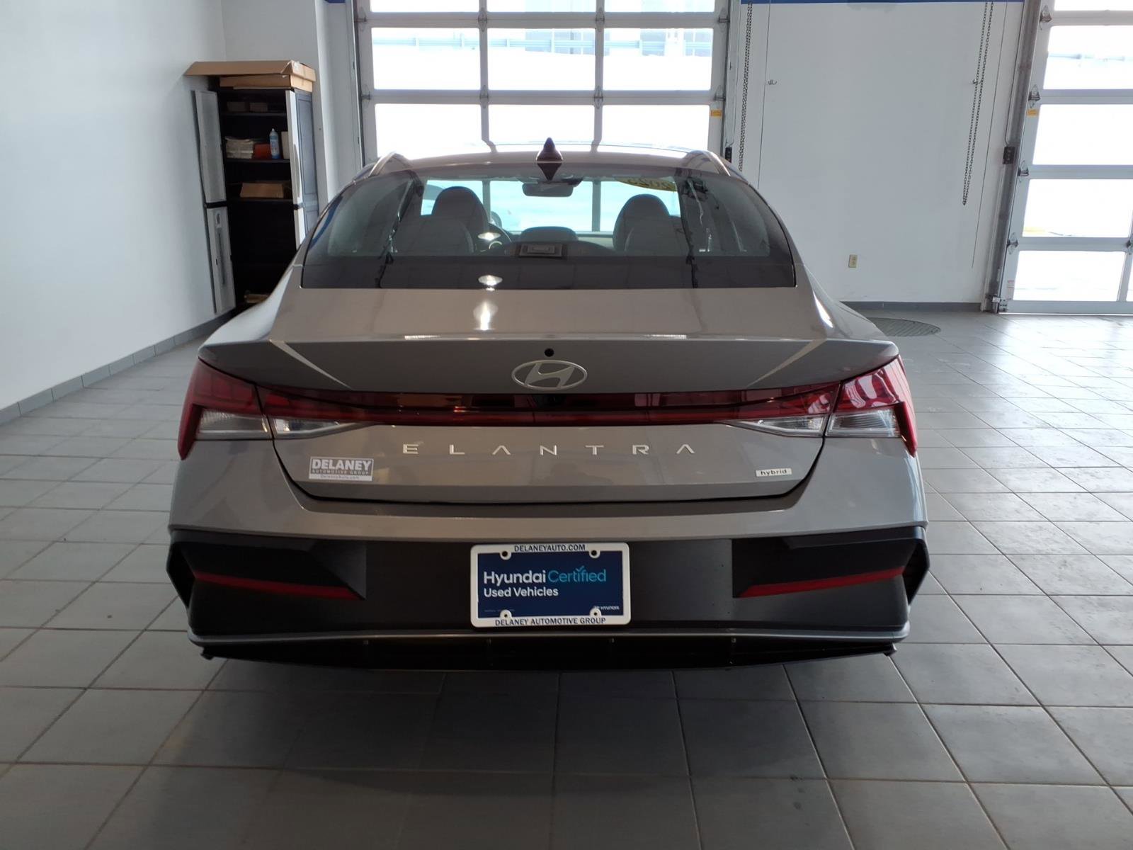 Certified 2025 Hyundai Elantra Limited image 6