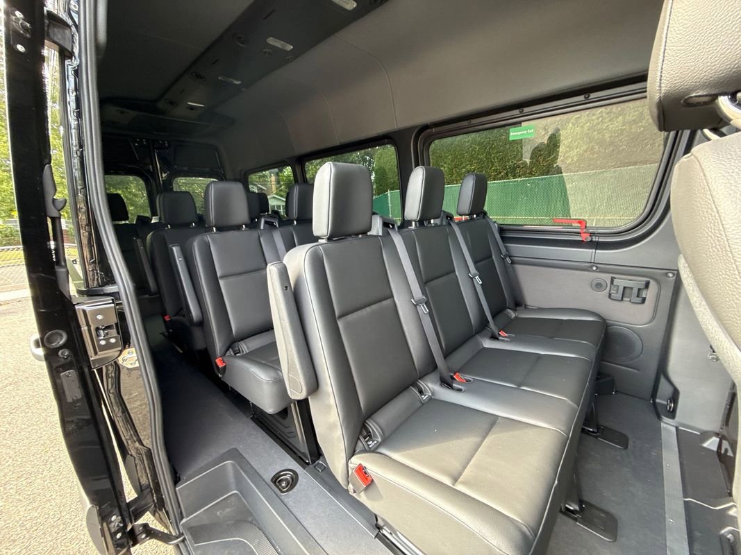 Used 2025 Mercedes-Benz Sprinter 2500 image 27