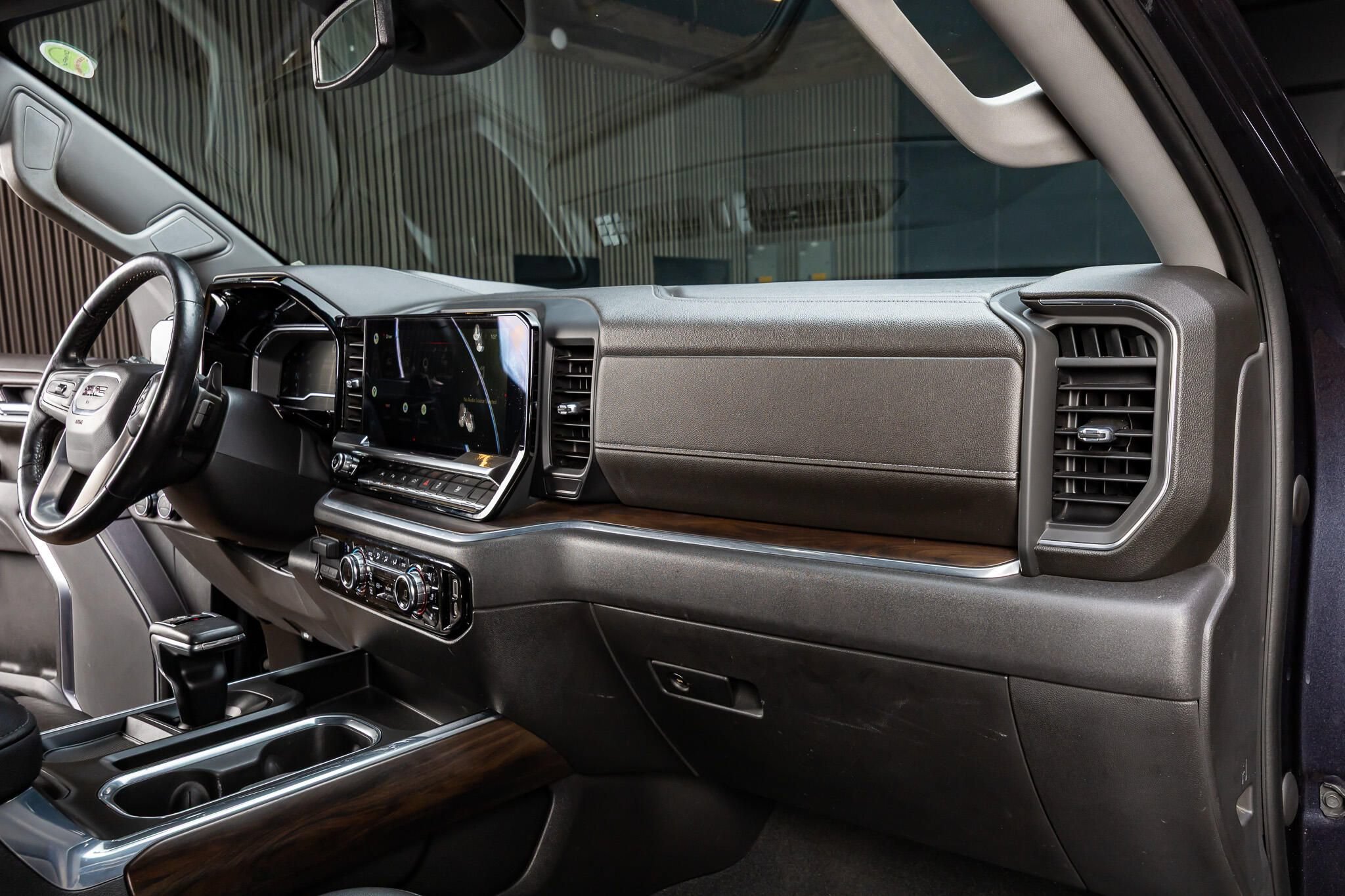 Used 2022 GMC Sierra 1500 SLT AWD/4WD image 15