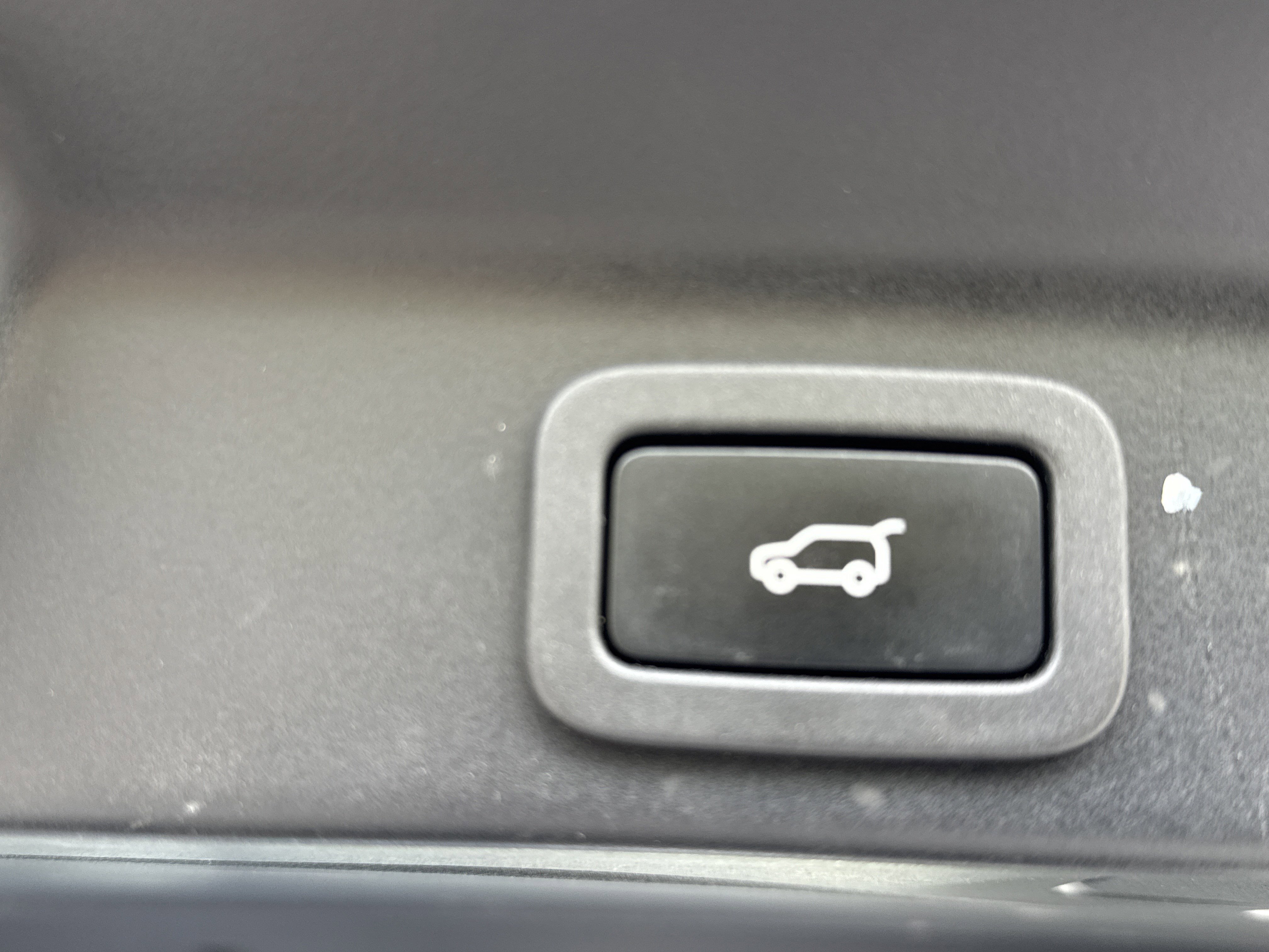 Used 2019 Jaguar F-PACE Premium AWD/4WD image 36