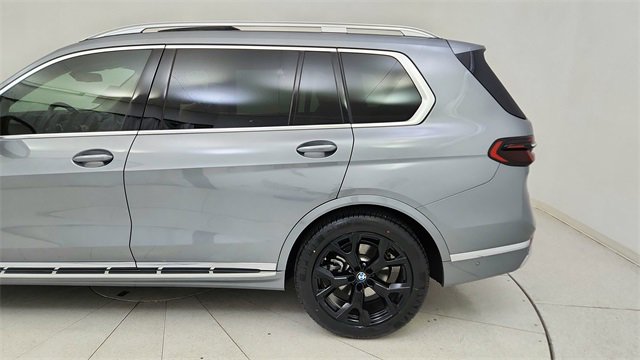Used 2026 BMW X7 xDrive40i image 11