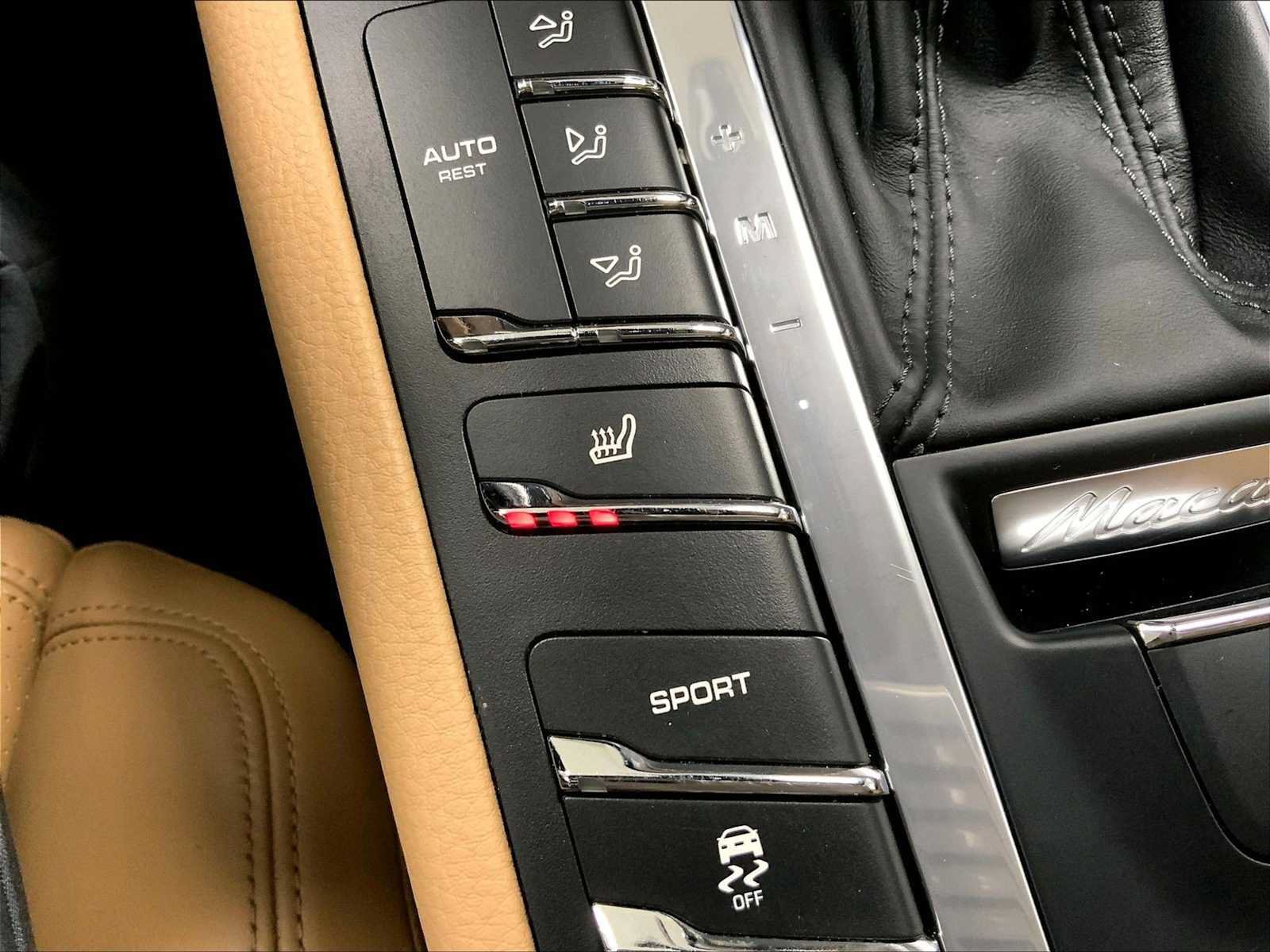 Certified 2018 Porsche Macan AWD/4WD image 37