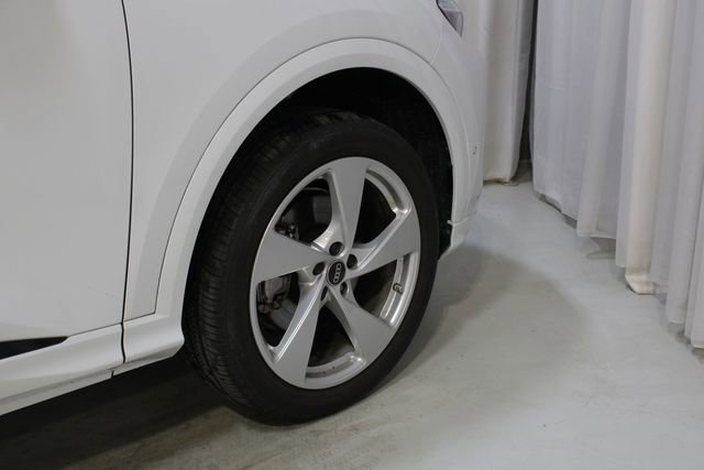 Used 2025 Audi Q5 Premium Plus w/ Premium Plus AWD/4WD image 27