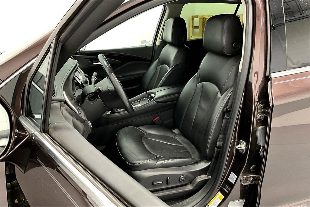 Used 2020 Buick Envision Essence image 32