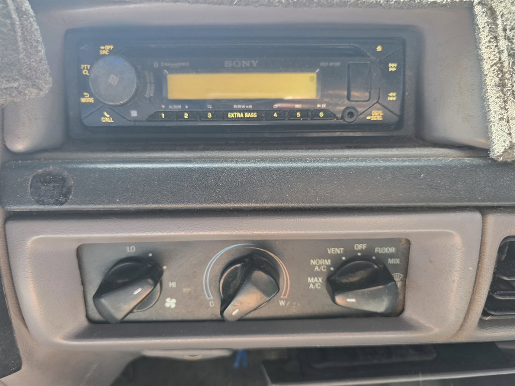 Used 1996 Ford F250 XL image 21