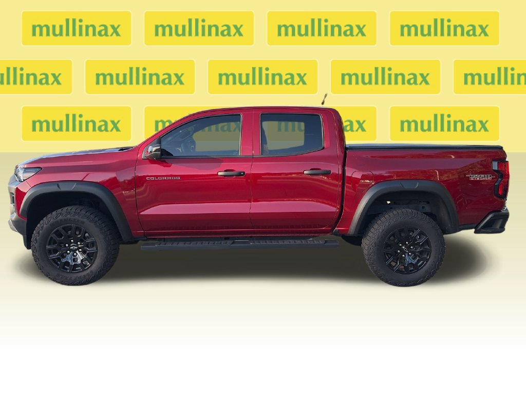 Used 2024 Chevrolet Colorado Trail Boss w/ Technology Package AWD/4WD image 15