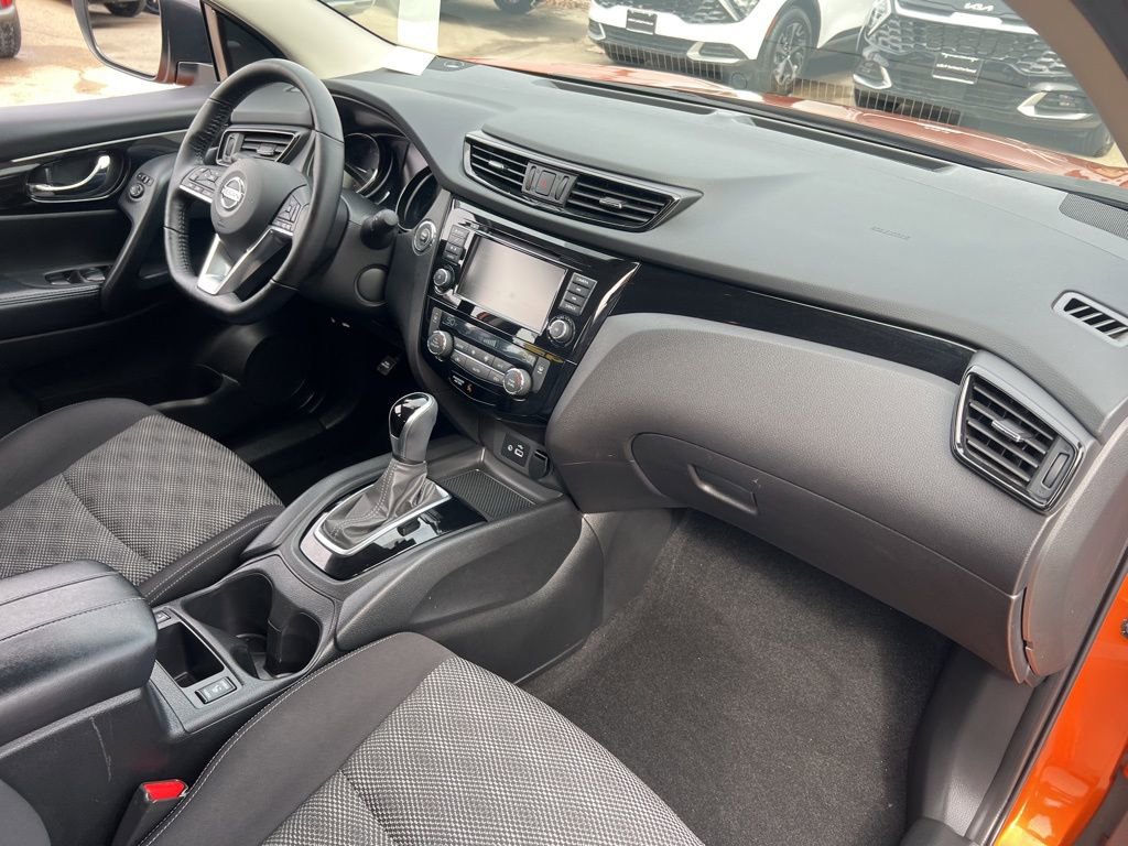 Used 2020 Nissan Rogue Sport SV w/ All-Weather Package image 21